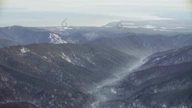 空中视图直升机飞行山西伯利亚